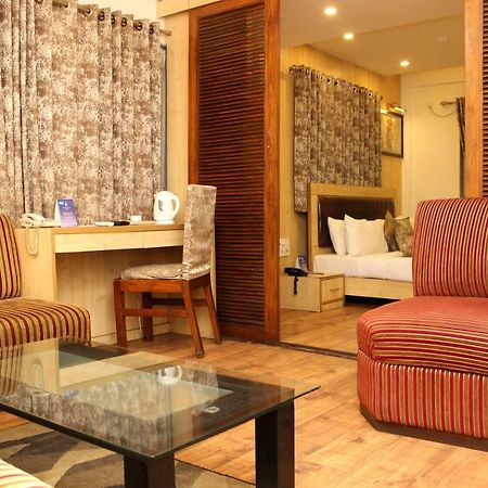The Pearl Hotel Calcutta Extérieur photo