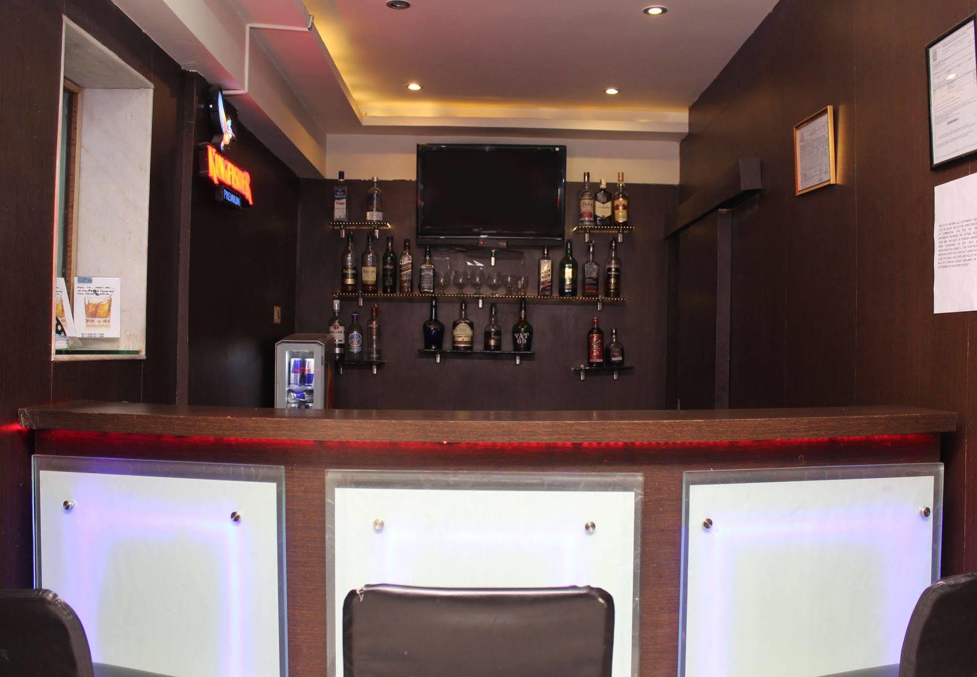 The Pearl Hotel Calcutta Extérieur photo