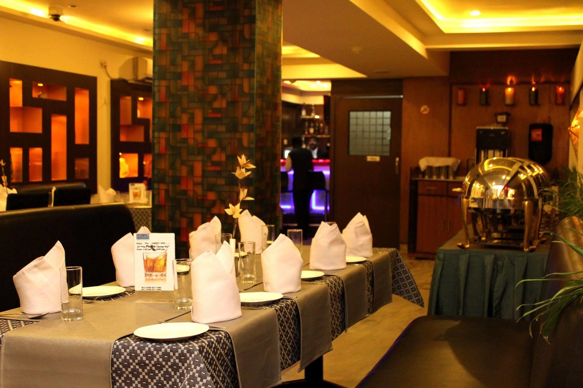 The Pearl Hotel Calcutta Extérieur photo