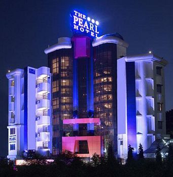 The Pearl Hotel Calcutta Extérieur photo
