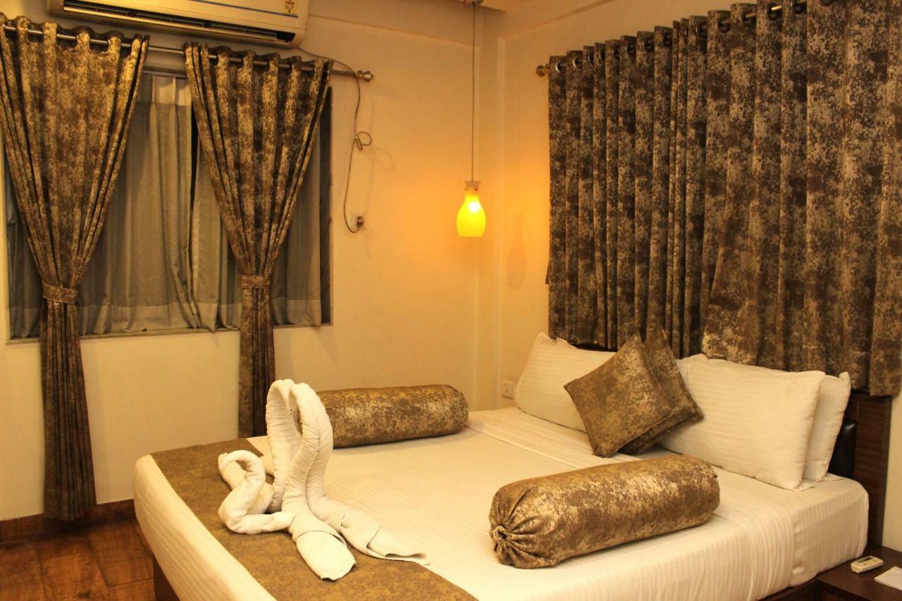 The Pearl Hotel Calcutta Extérieur photo