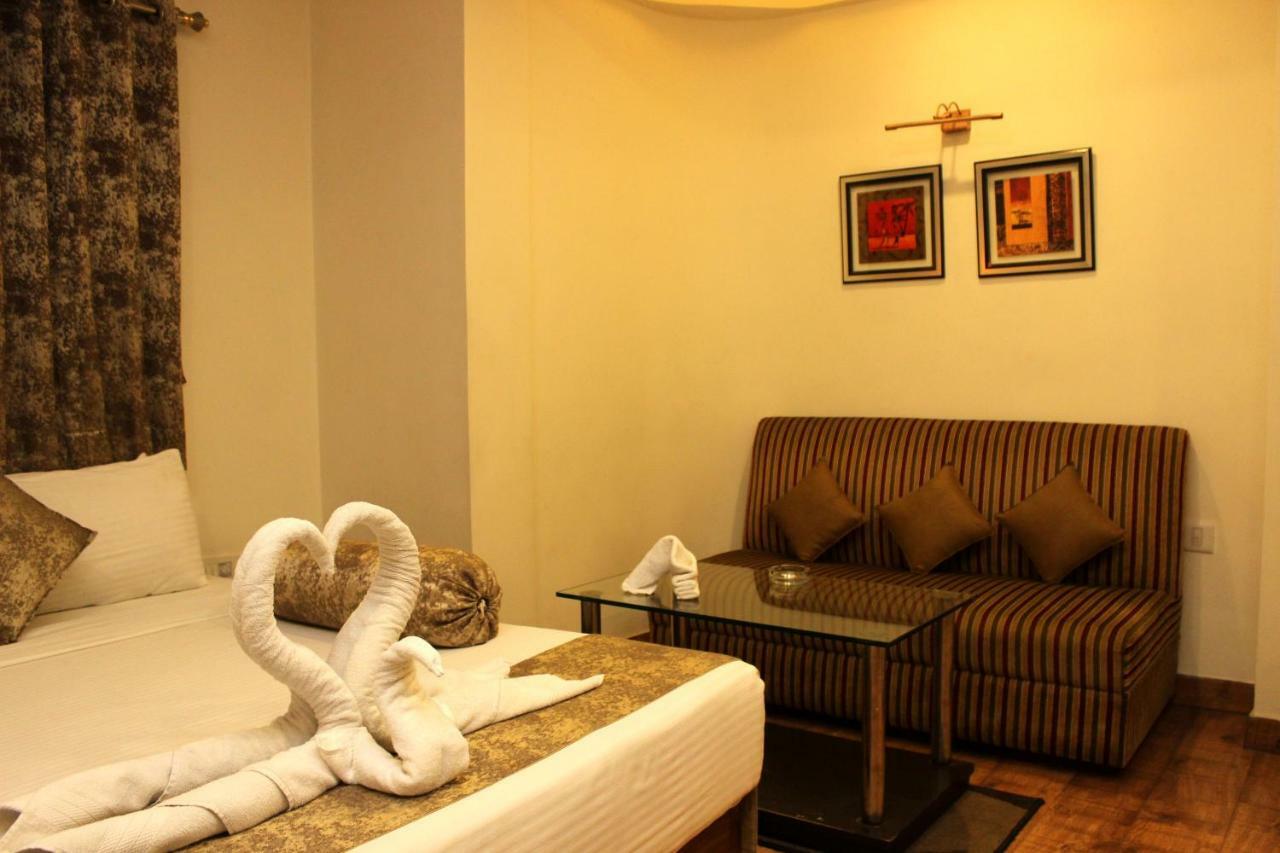 The Pearl Hotel Calcutta Extérieur photo