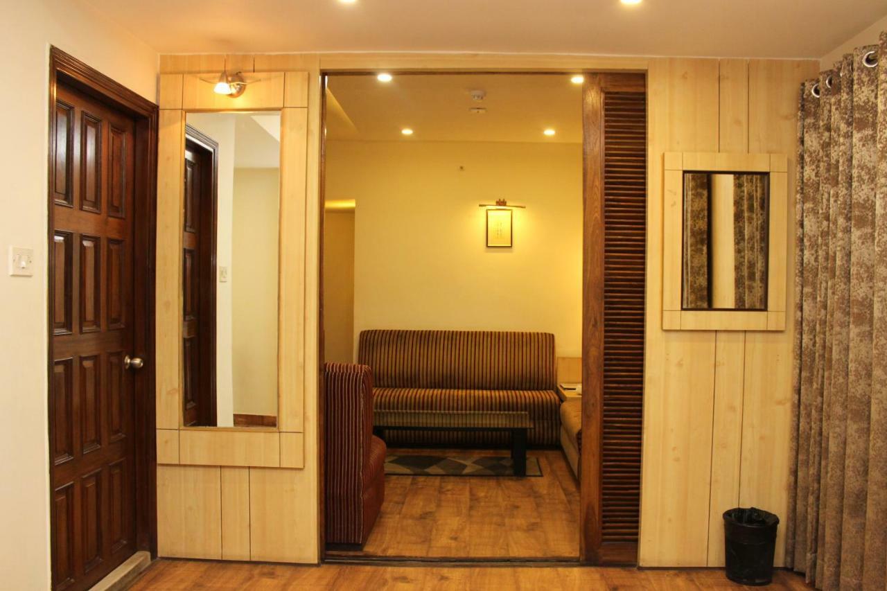 The Pearl Hotel Calcutta Extérieur photo