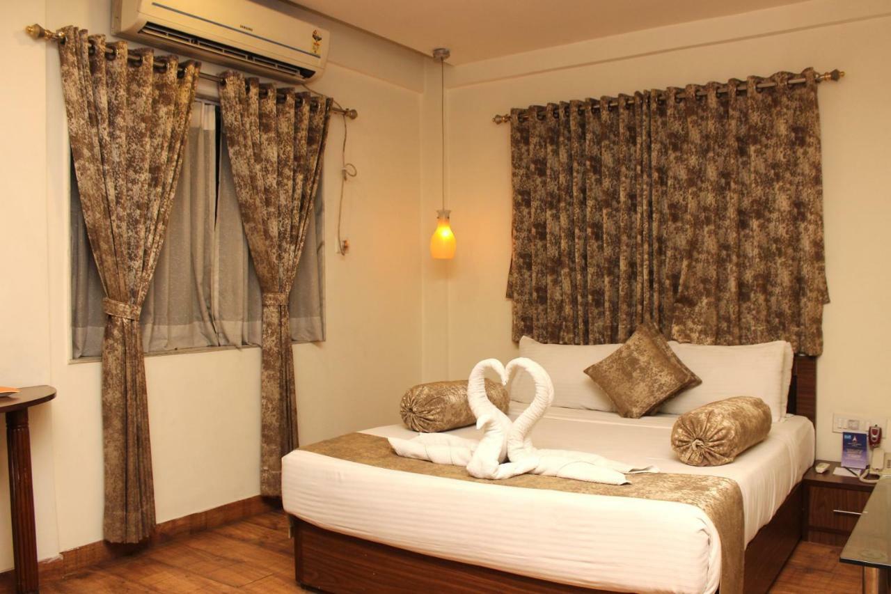 The Pearl Hotel Calcutta Extérieur photo